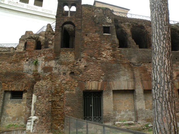  Ruines d'édifices en brique, Insula dell'ara Coeli